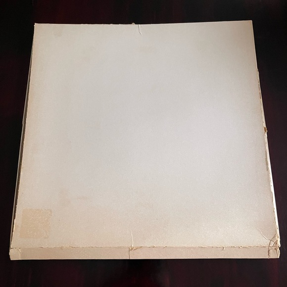 Vintage Cotton Embroidered Teacloth & 4 Napkins - Picture 6 of 6